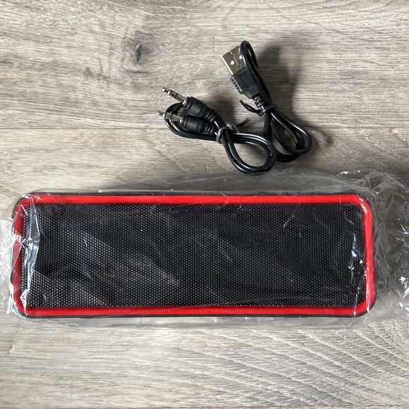 GUESS Speaker - Picture 5 of 5